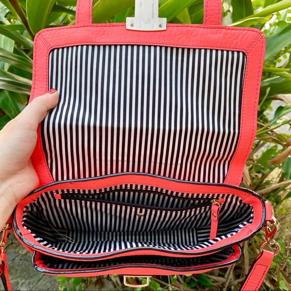 ☑️SOLD☑️KATE SPADE Lola Avenue Lia Crossbody Satch - Picture 6 of 8